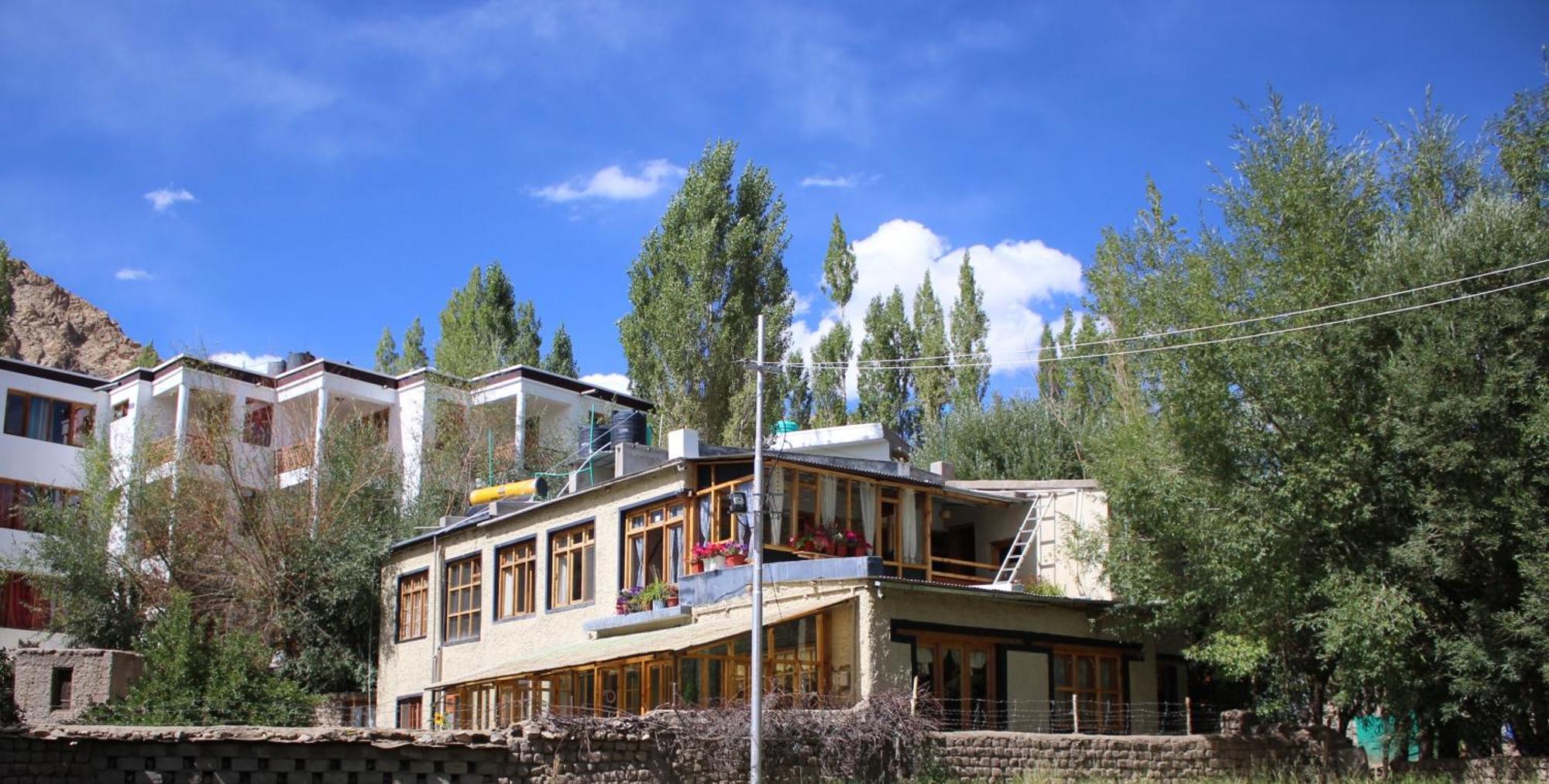 Karma Lodge Leh Esterno foto