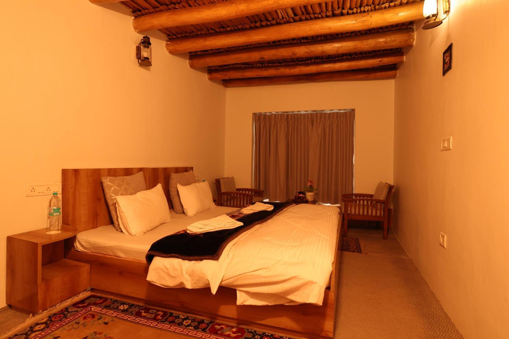 Karma Lodge Leh Esterno foto